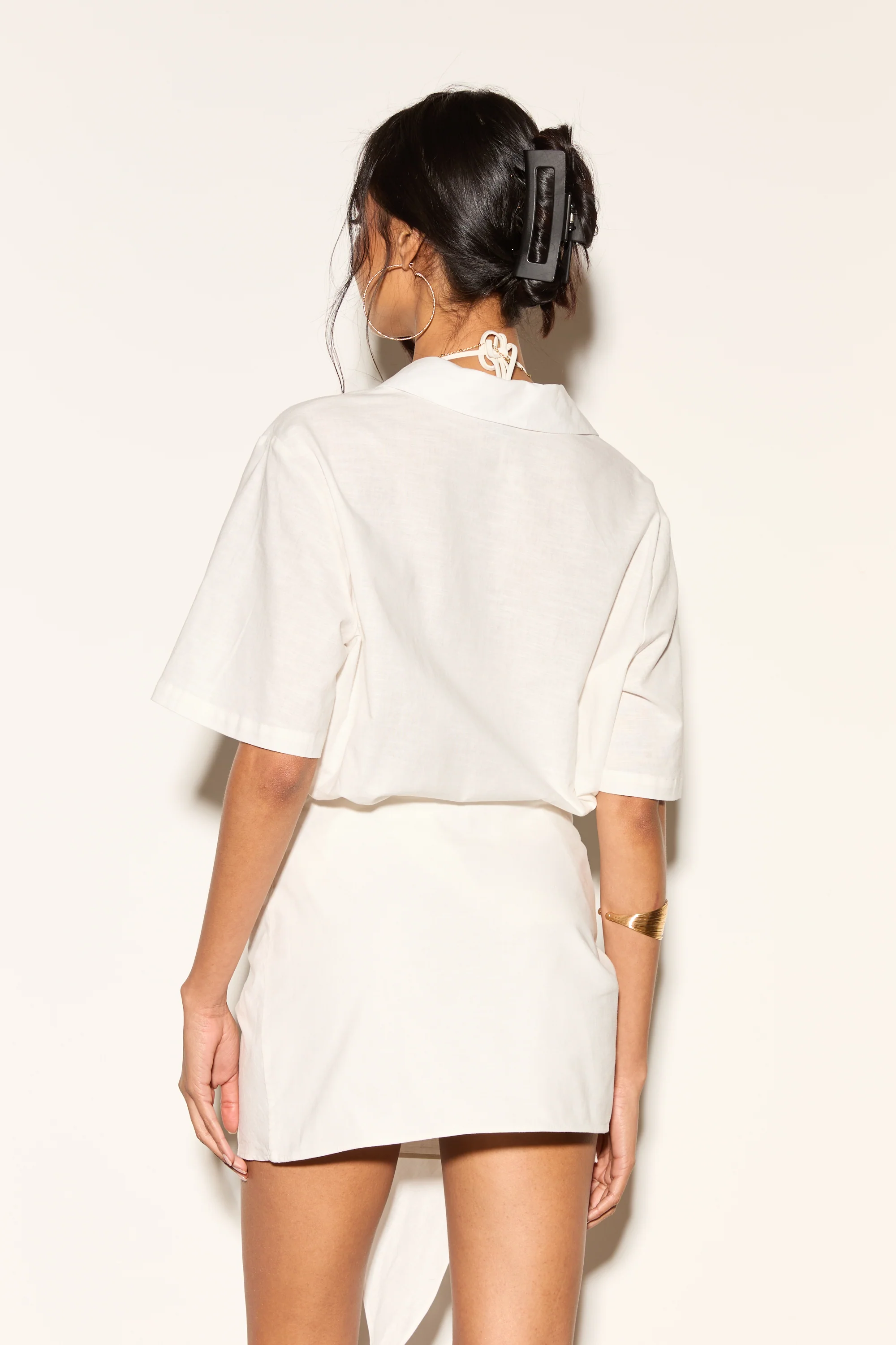 CAMILA Cropped White Linen Shirt - Image 5