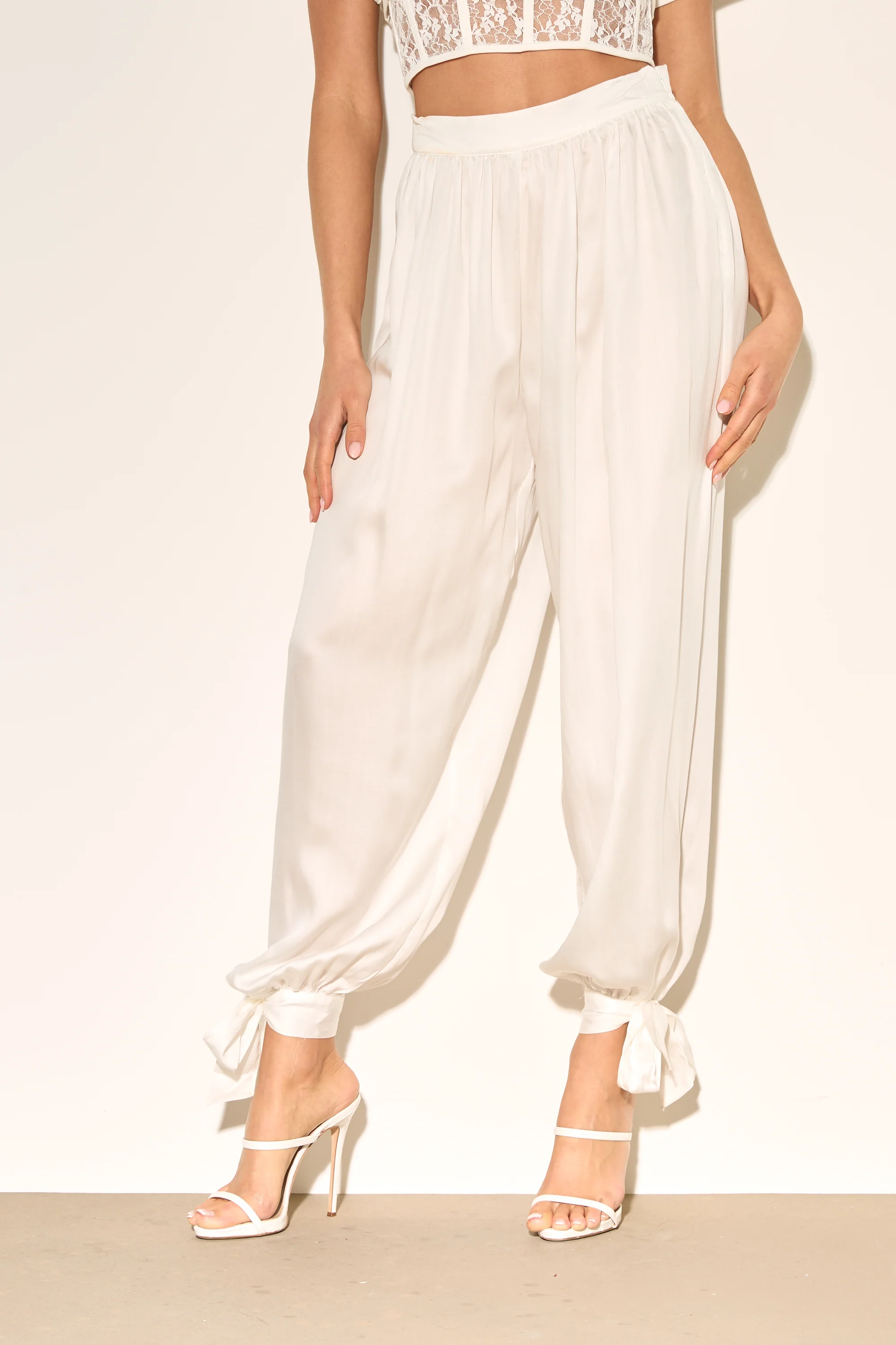MARGOT White Balloon Trousers - Image 4