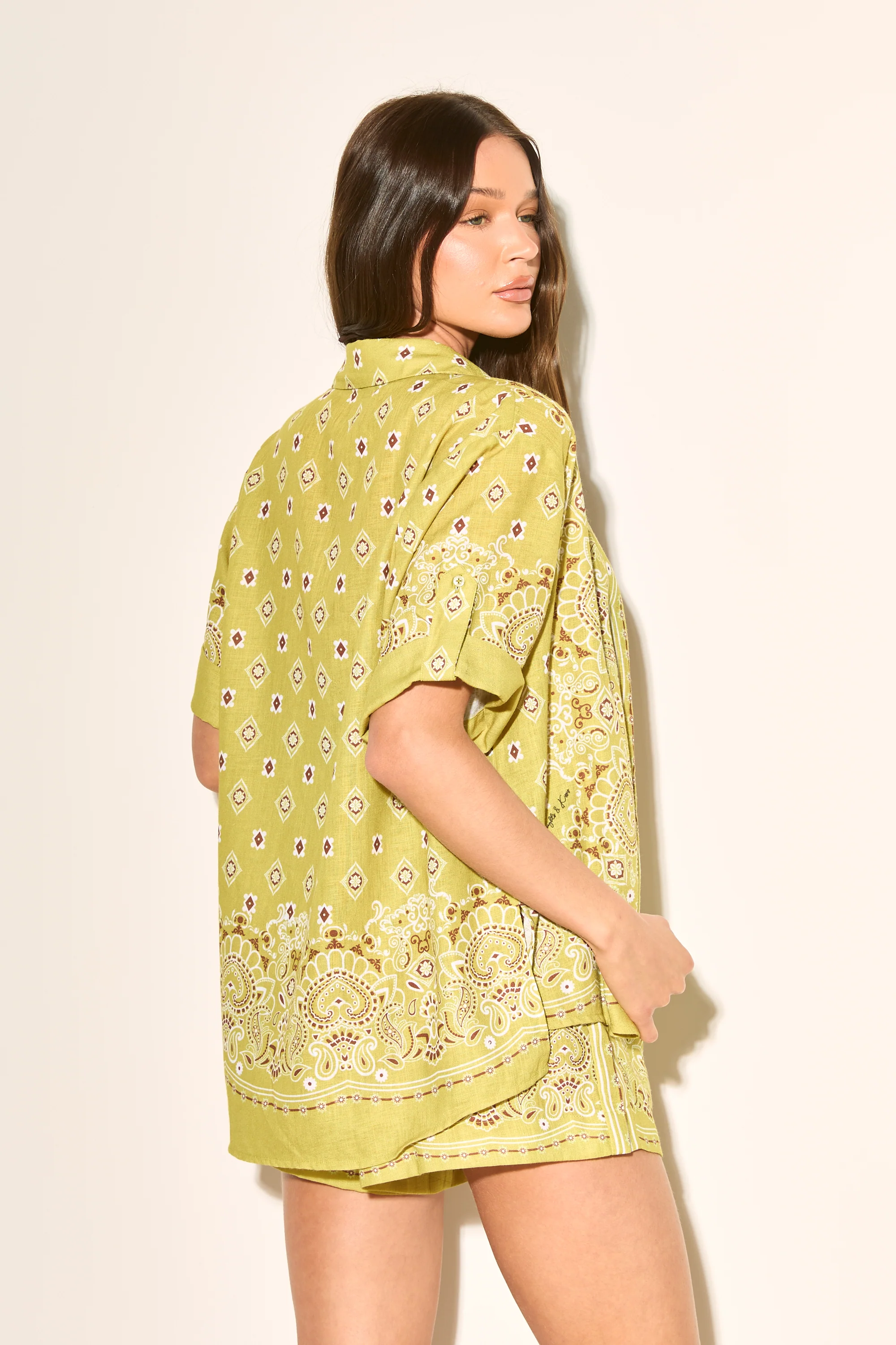 PALM OLIVE Printed Shorts - Image 4